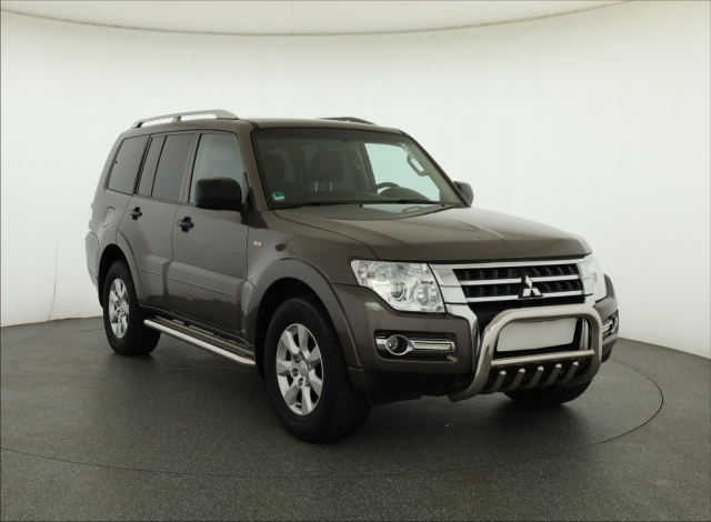 Mitsubishi Pajero 2014