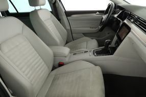 Volkswagen Passat - 2020