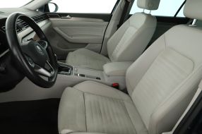Volkswagen Passat - 2020