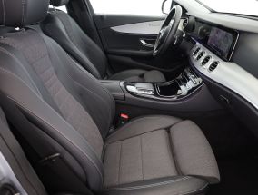 Mercedes-Benz E - 2021