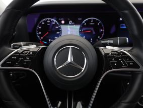 Mercedes-Benz E - 2021