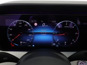 Mercedes-Benz E - 2021