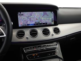 Mercedes-Benz E - 2021