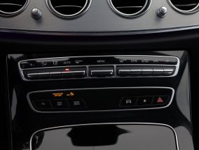 Mercedes-Benz E - 2021