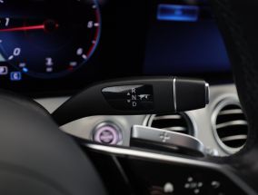Mercedes-Benz E - 2021