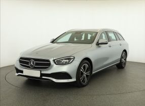 Mercedes-Benz E - 2021