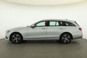 Mercedes-Benz E - 2021
