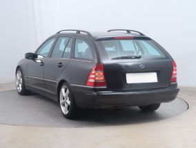 Mercedes-Benz C - 2005