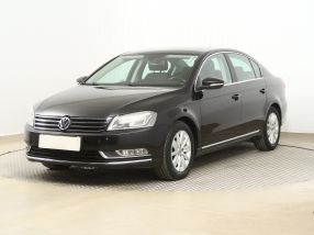 Volkswagen Passat - 2011