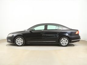 Volkswagen Passat - 2011