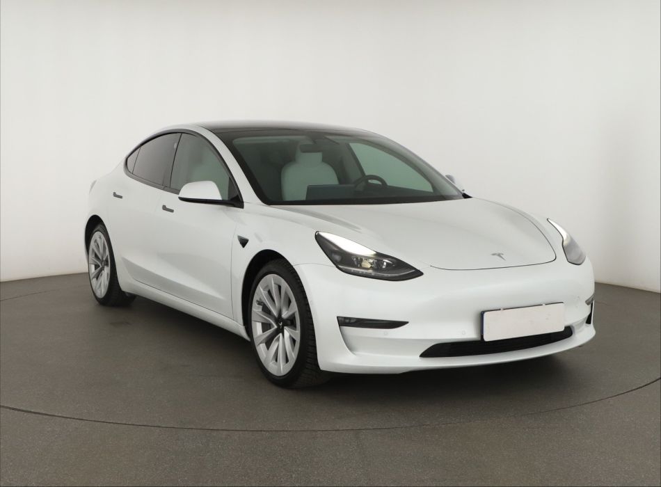 Tesla Model 3 - 2020