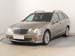 Mercedes-Benz C - 2005