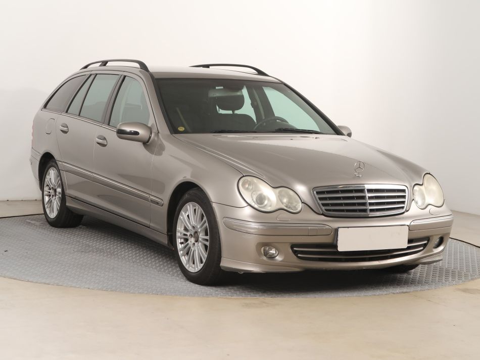 Mercedes-Benz C - 2005