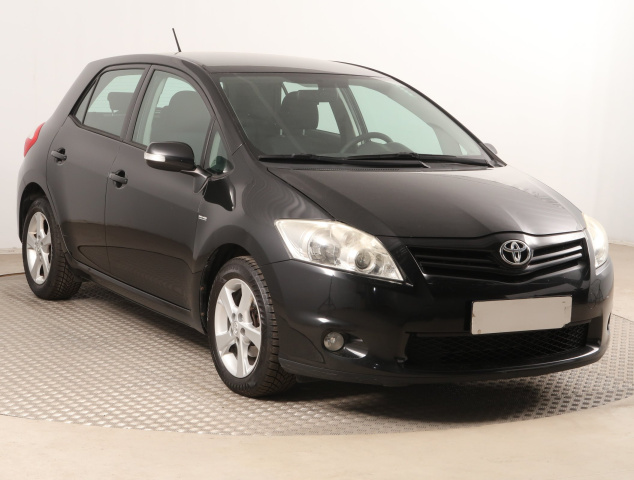 Toyota Auris 2011