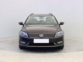 Volkswagen Passat - 2011