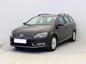 Volkswagen Passat - 2011