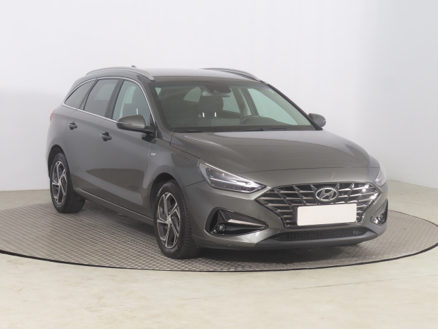 Hyundai i30, 2022