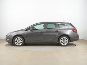 Opel Astra - 2011