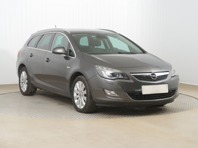 Opel Astra 2011