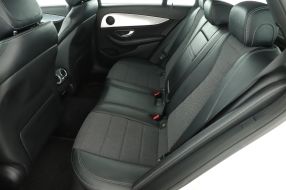 Mercedes-Benz E - 2019