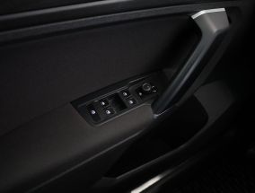 Volkswagen Tiguan - 2016