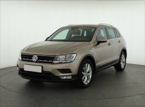 Volkswagen Tiguan - 2016