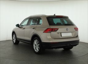 Volkswagen Tiguan - 2016