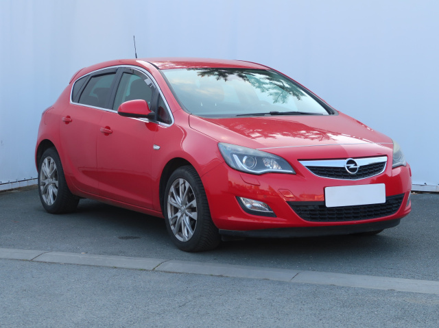Opel Astra 2012