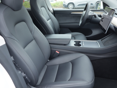 Tesla Model Y - 2021