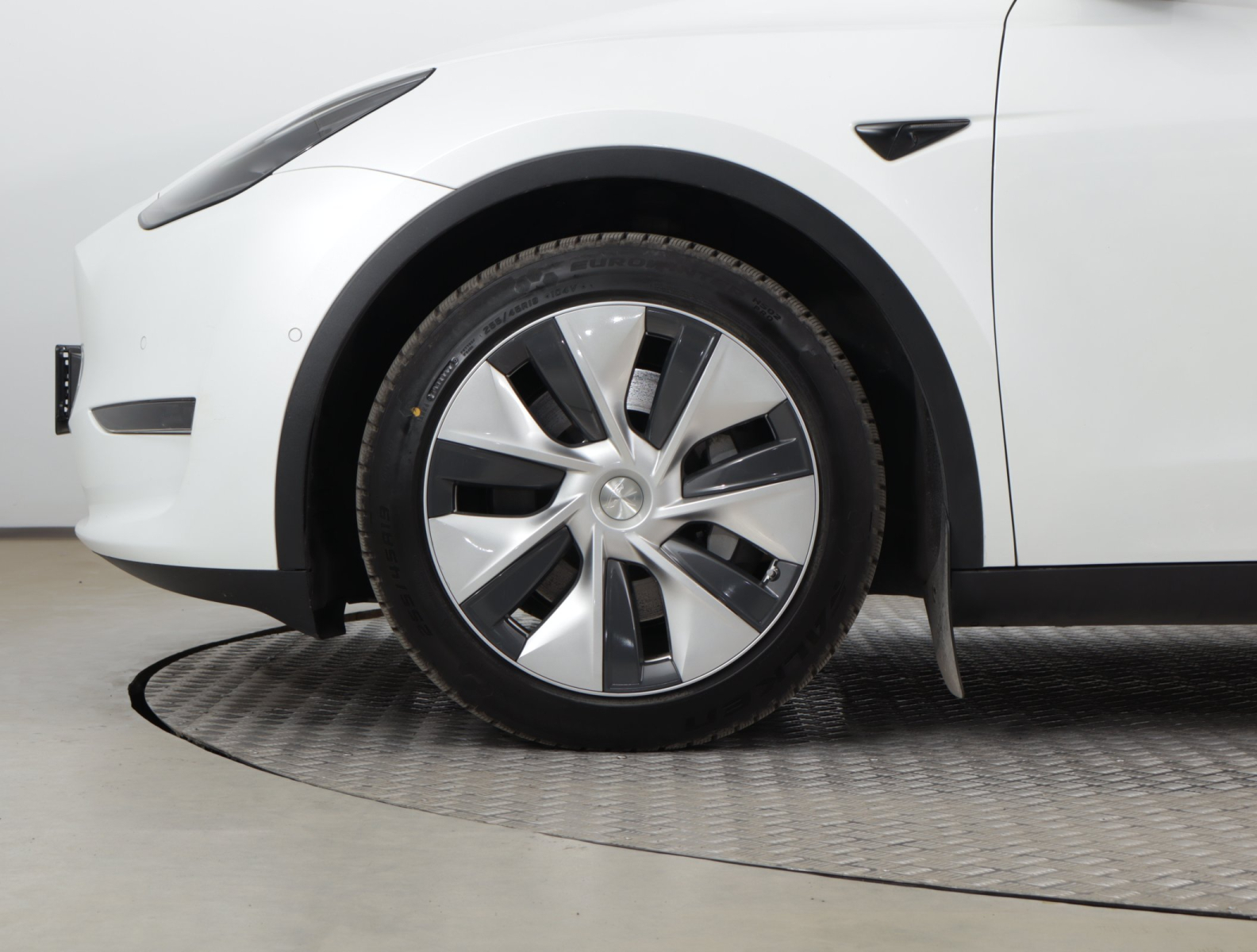 Tesla Model Y - 2021