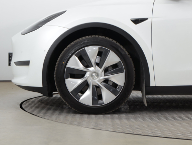 Tesla Model Y - 2021