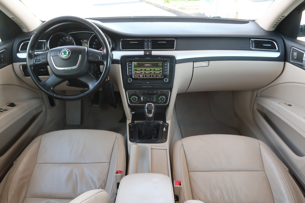 Škoda Superb