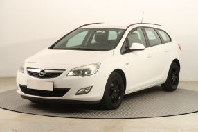 Opel Astra - 2011