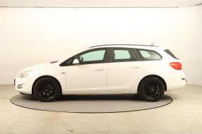 Opel Astra - 2011
