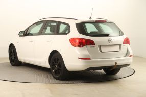 Opel Astra - 2011