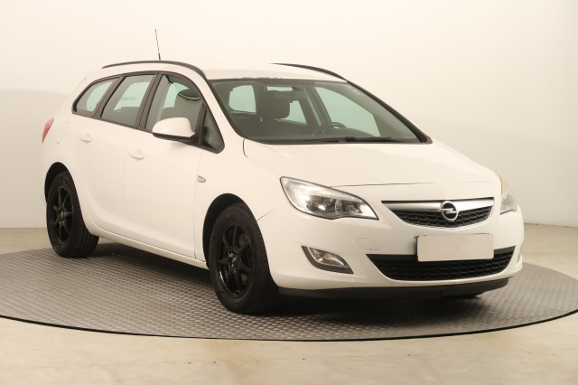 Opel Astra 2011