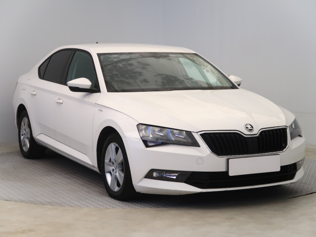 Škoda Superb 2016