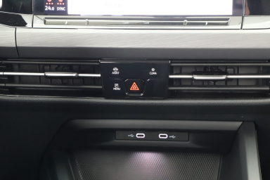 Volkswagen Golf - 2021