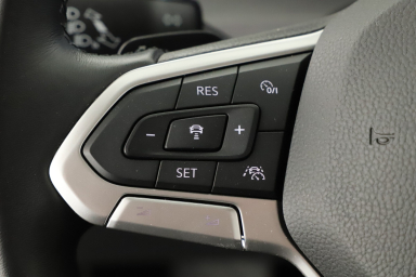 Volkswagen Golf - 2021