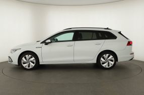 Volkswagen Golf - 2021