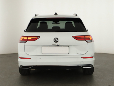Volkswagen Golf - 2021