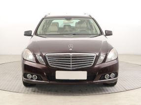 Mercedes-Benz E - 2010