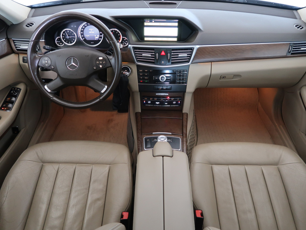 Mercedes-Benz E