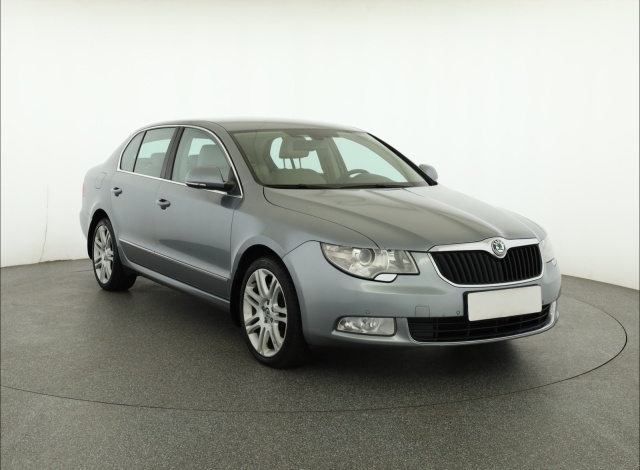 Škoda Superb 2012