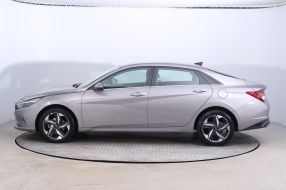 Hyundai Elantra - 2021