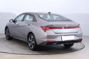 Hyundai Elantra - 2021