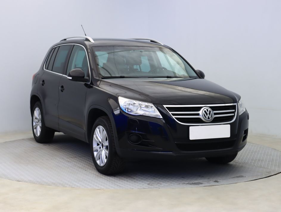 Volkswagen Tiguan - 2011