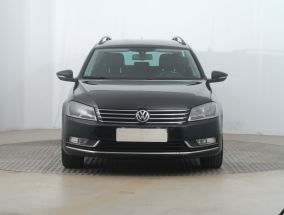 Volkswagen Passat - 2011