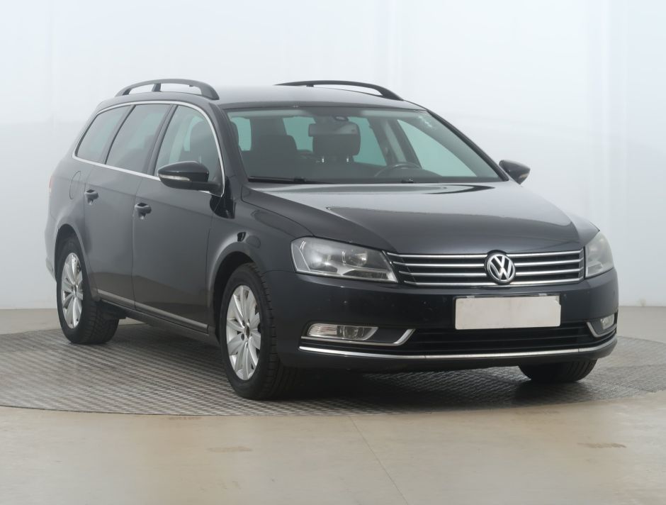 Volkswagen Passat - 2011