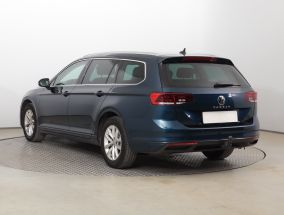 Volkswagen Passat - 2021